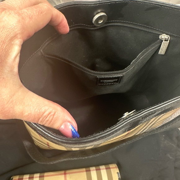 Authentic Burberry purse and Wallet. Bought in Chicago on the Magnificent Mile! - Picture 2 of 3